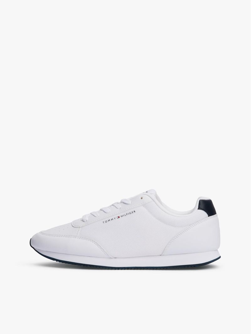 Zapatillas-con-suela-dentada-fina