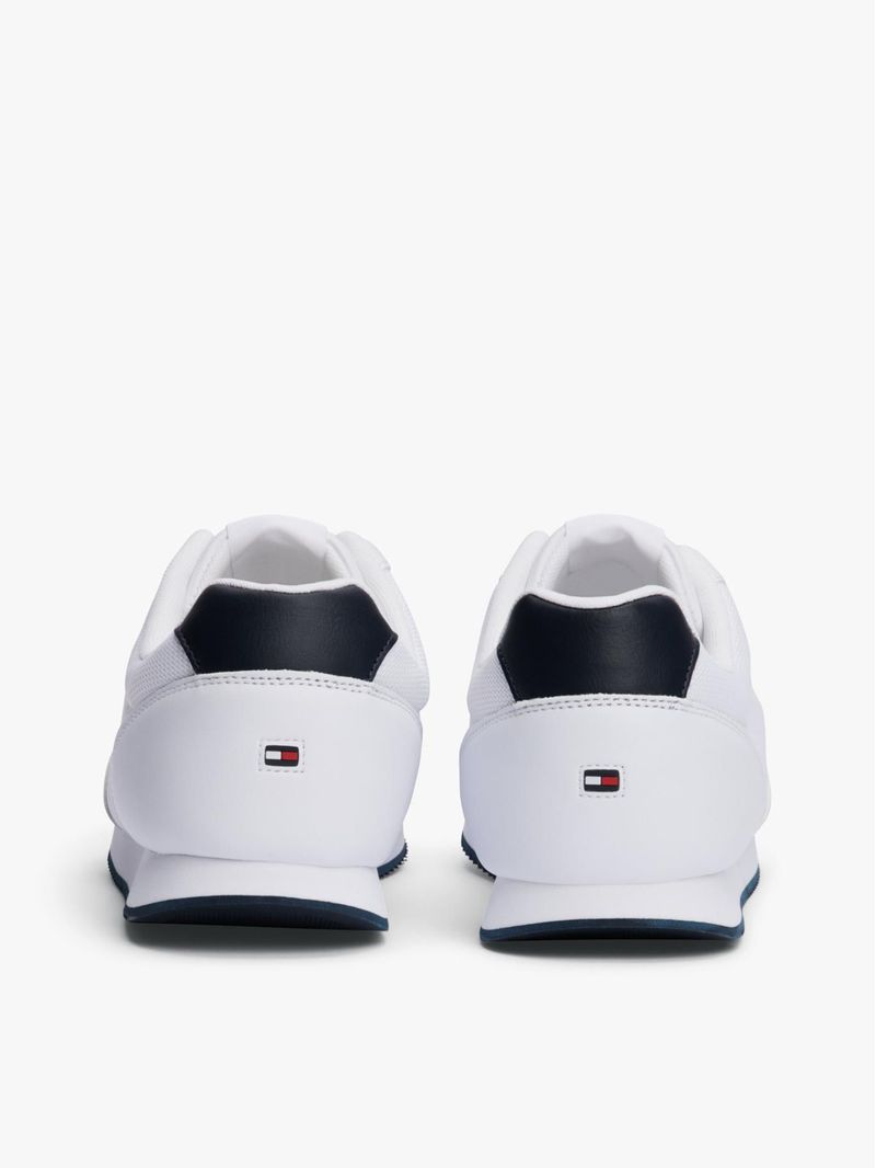 Zapatillas-con-suela-dentada-fina