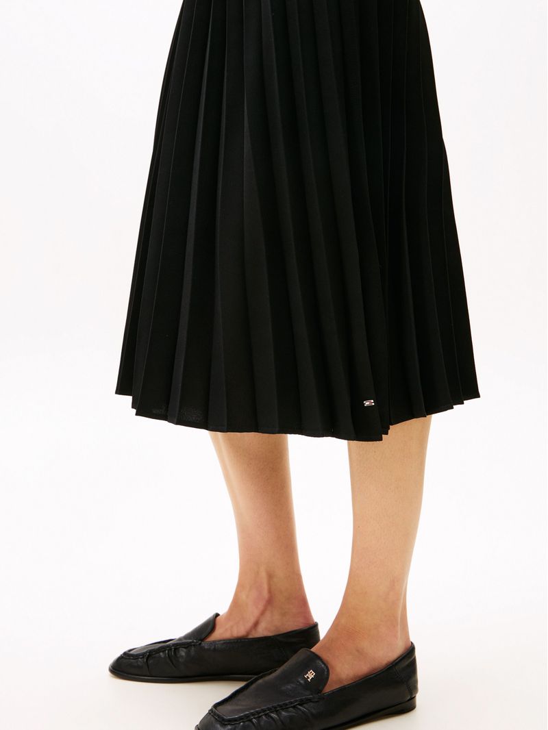 Falda-midi-plisada-con-logo-en-cintura