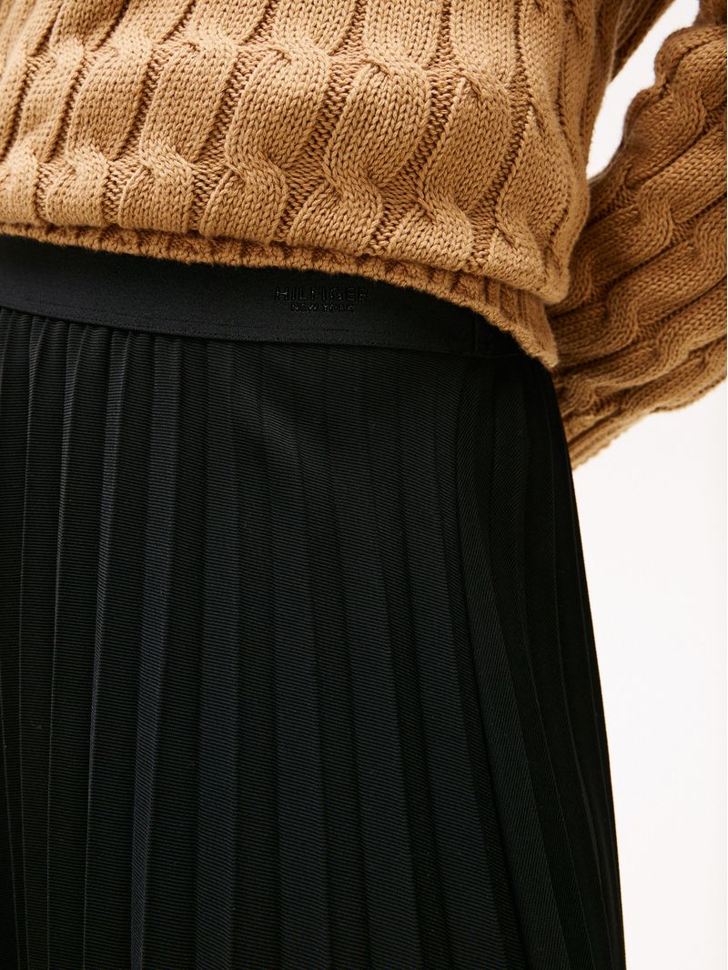 Falda-midi-plisada-con-logo-en-cintura