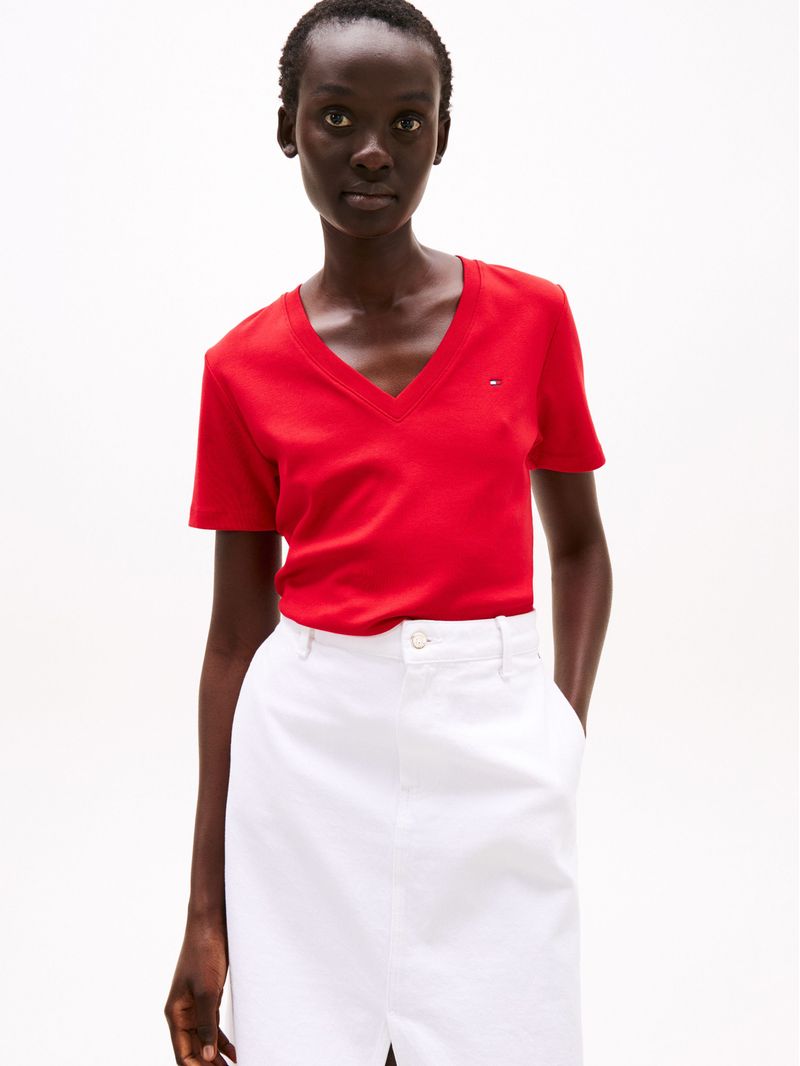 Remera-de-rayas-con-cuello-en-V