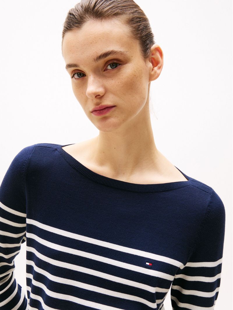 Sweater-con-cuello-barco