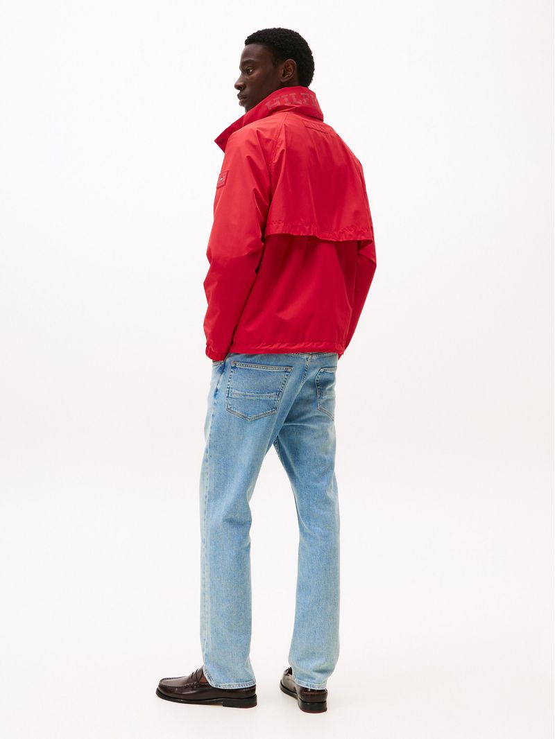 Campera-con-capucha-y-parche-del-logo
