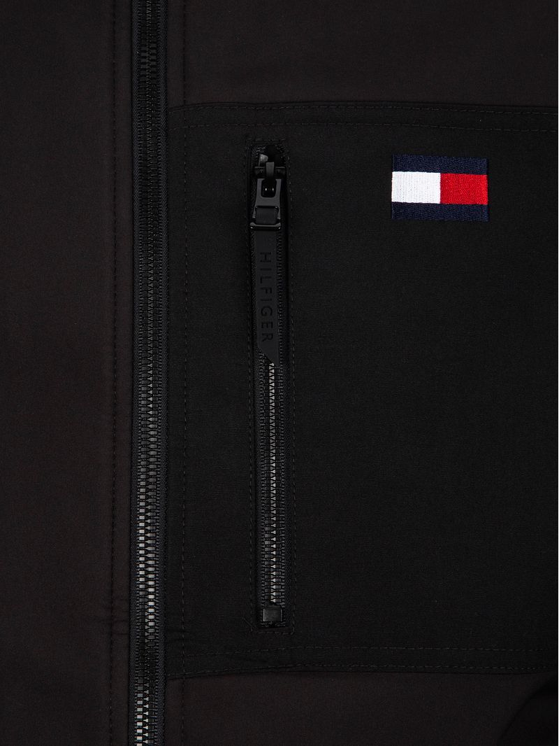 Campera-softshell-con-logo