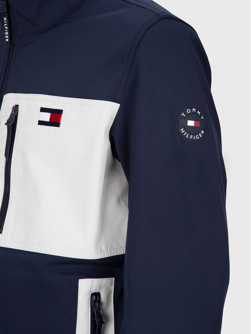 Campera-softshell-con-logo