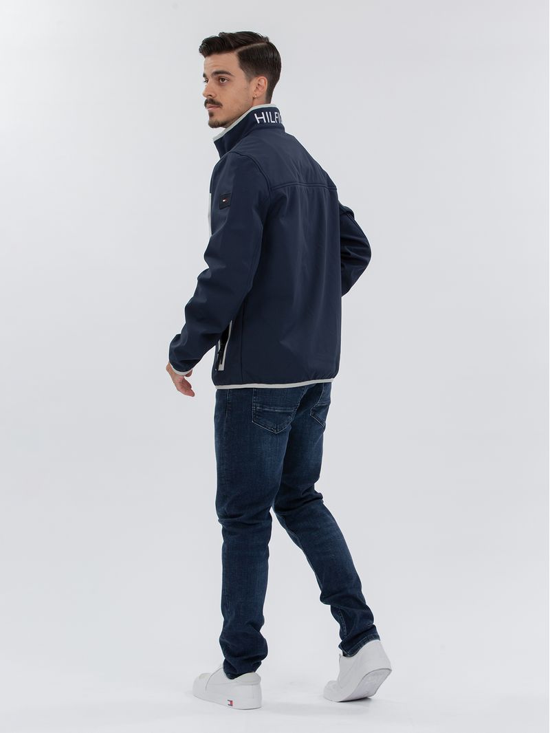 Campera-softshell-con-logo