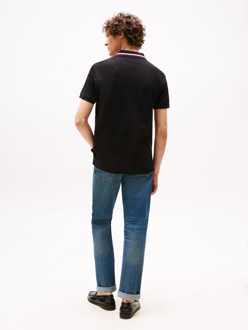 Chomba-de-corte-regular-con-cuello-distintivo