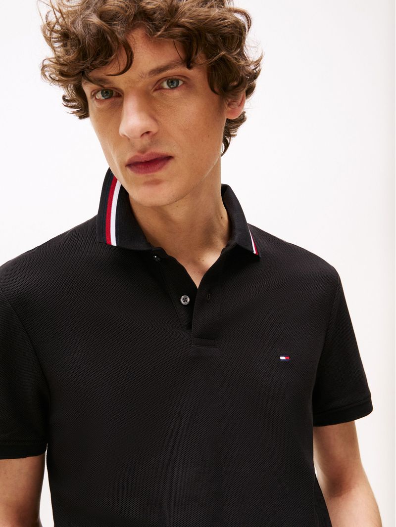 Chomba-de-corte-regular-con-cuello-distintivo
