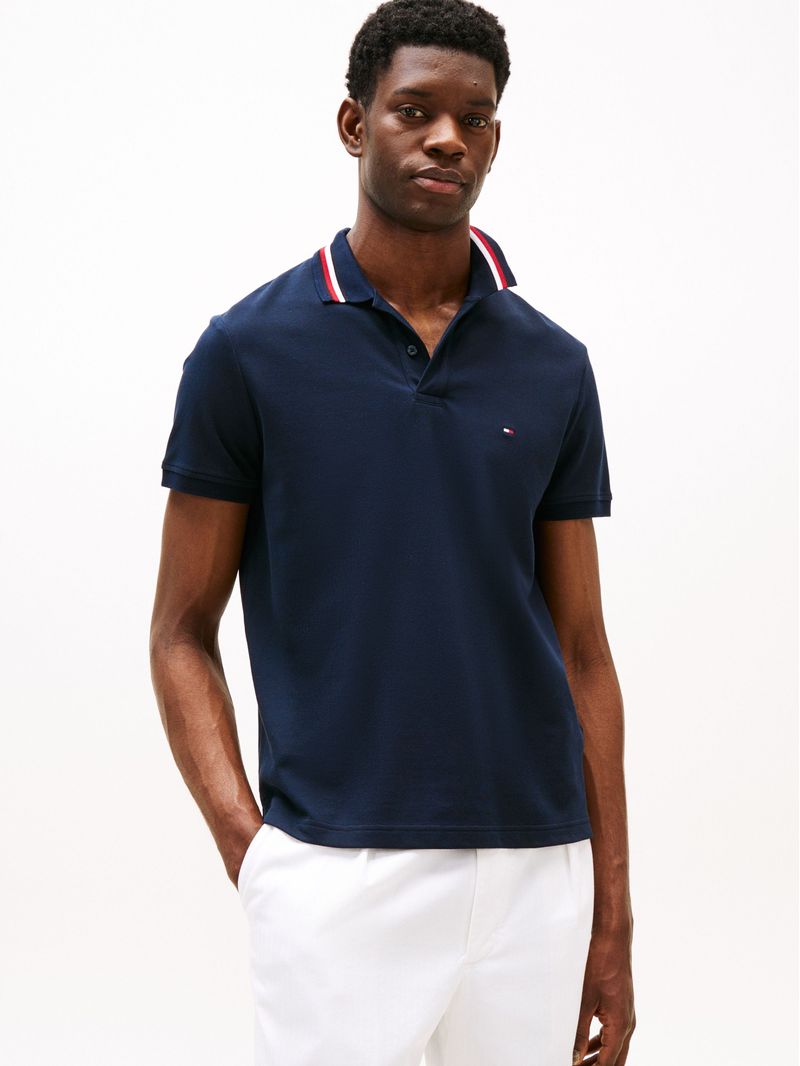 Chomba-de-corte-regular-con-cuello-distintivo
