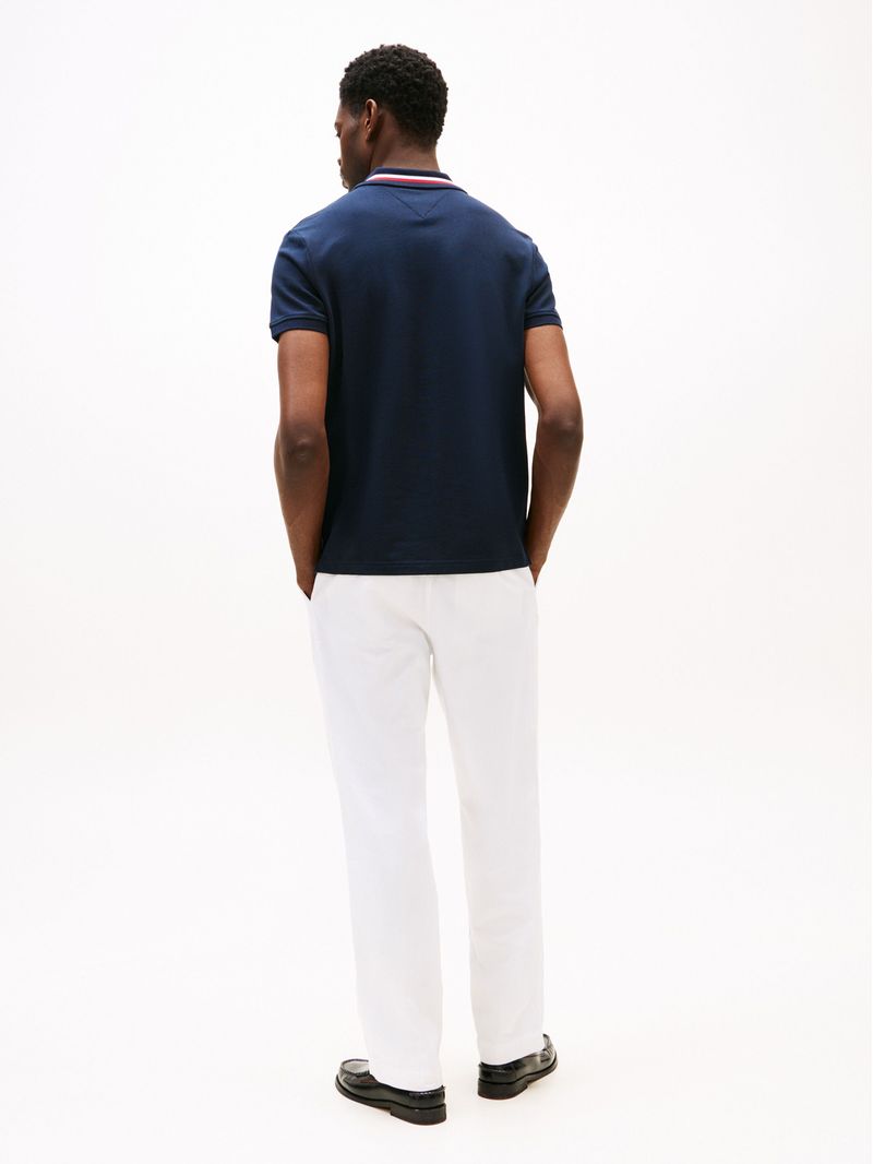 Chomba-de-corte-regular-con-cuello-distintivo