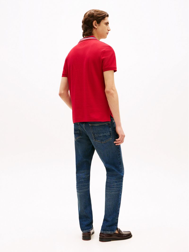 Chomba-de-corte-regular-con-cuello-distintivo