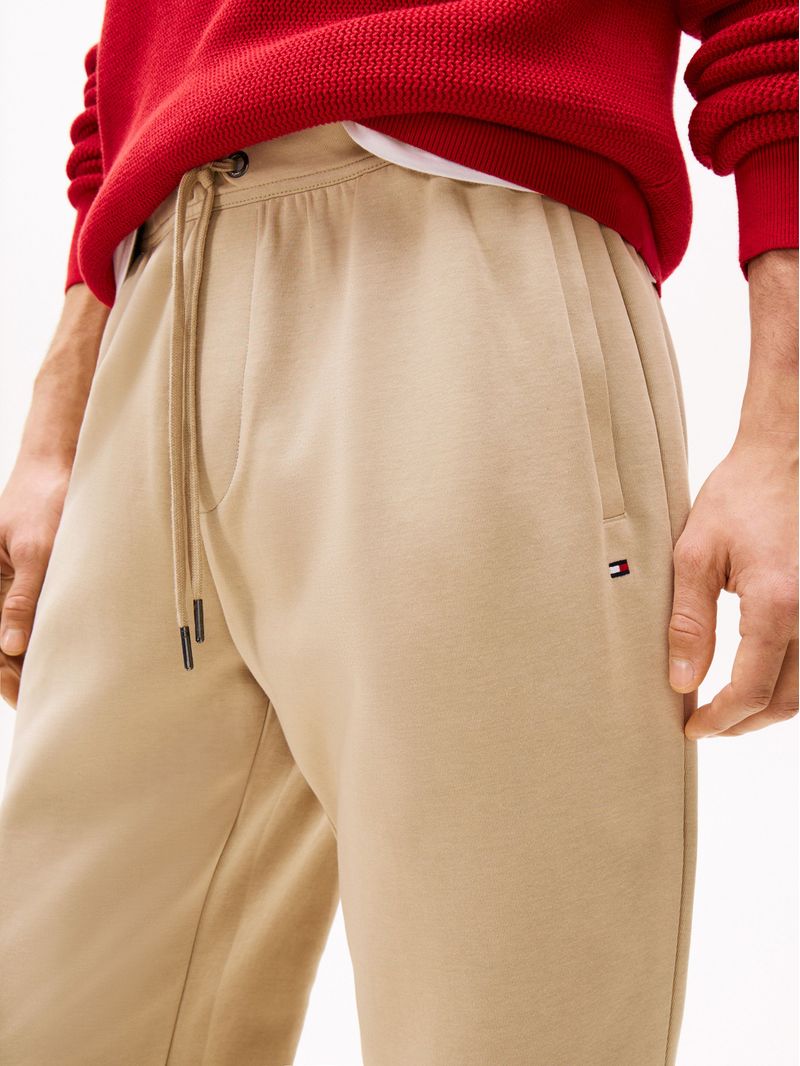 Joggers-con-cordon-y-logo-bordado