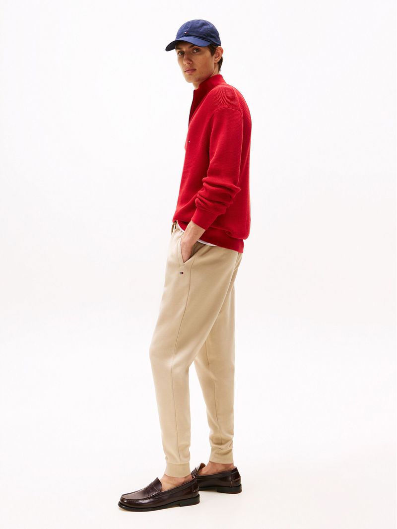 Joggers-con-cordon-y-logo-bordado