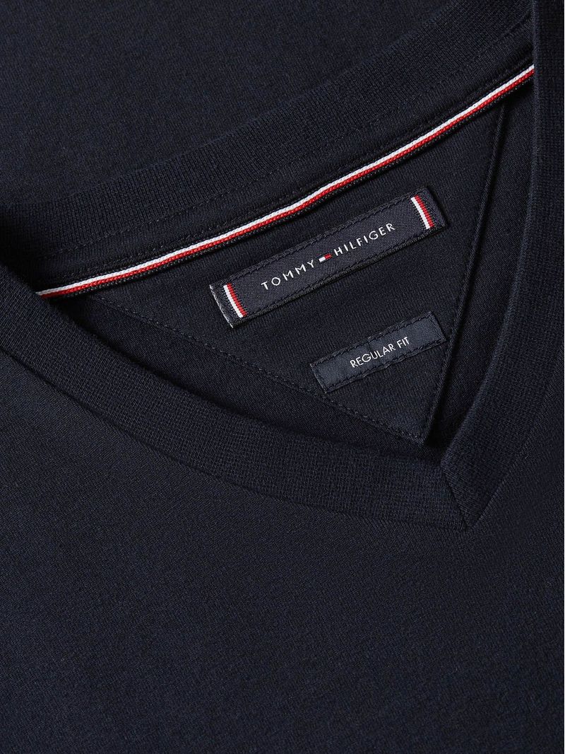 Remera-de-Cuello-en-V