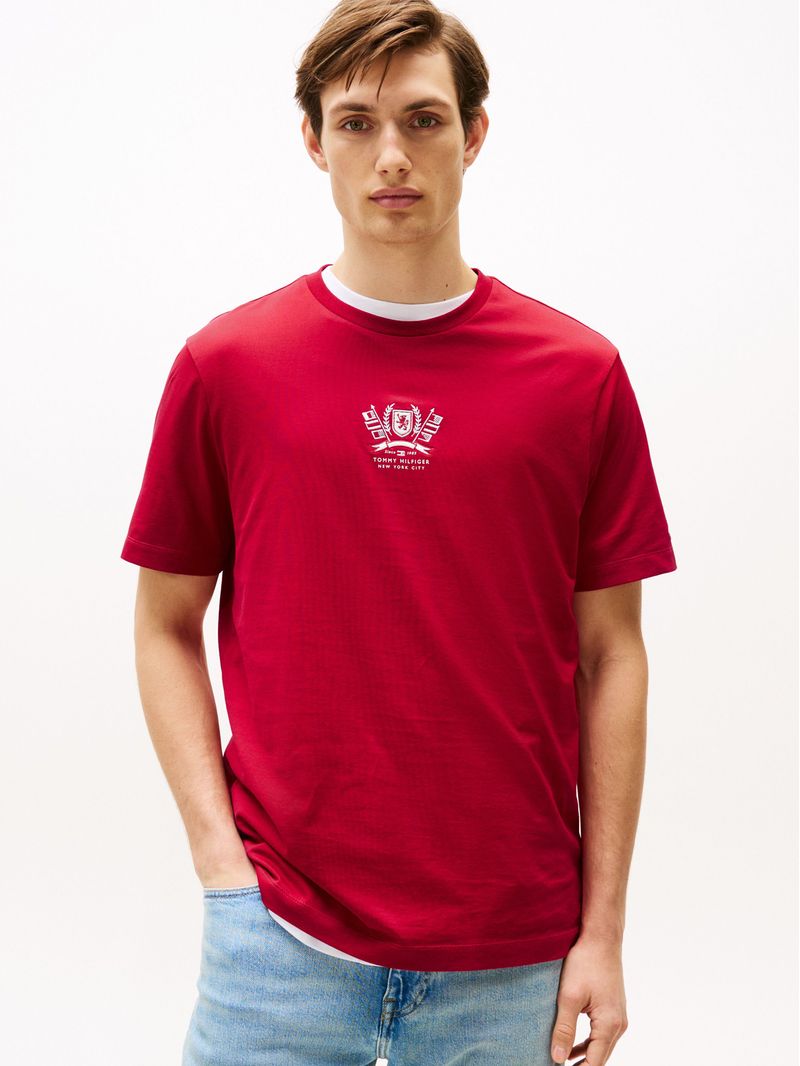 Remera-de-cuello-redondo-con-logo
