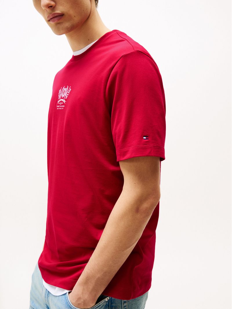 Remera-de-cuello-redondo-con-logo