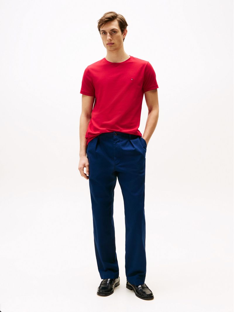Remera-de-cuello-redondo-y-corte-extra-slim