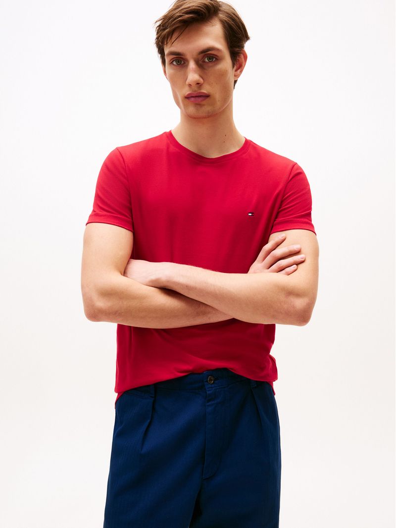 Remera-de-cuello-redondo-y-corte-extra-slim