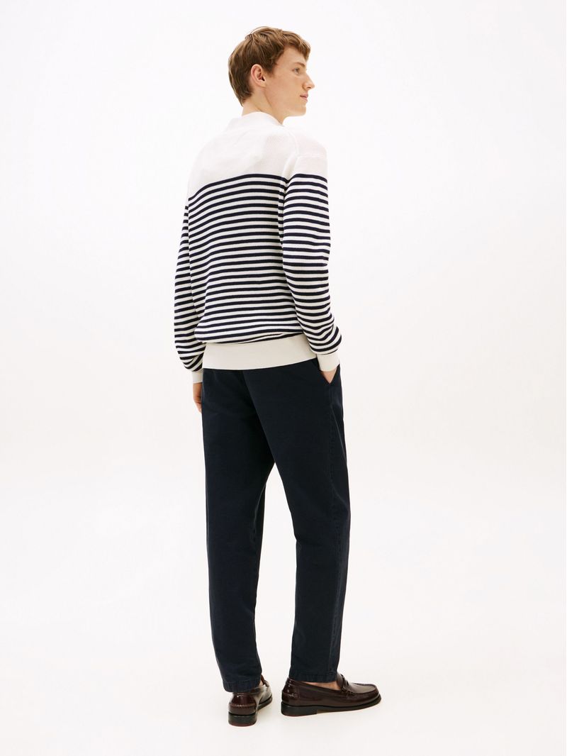 Sweater-texturizado-con-cremallera