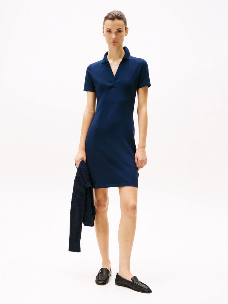 Vestido-tipo-chomba-con-cuello-en-V-abierto