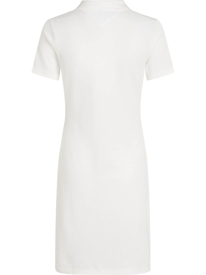 Vestido-tipo-chomba-con-cuello-en-V-abierto