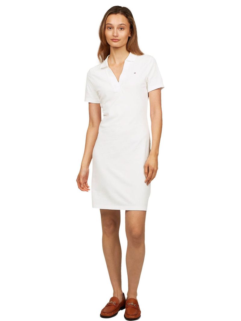 Vestido-tipo-chomba-con-cuello-en-V-abierto