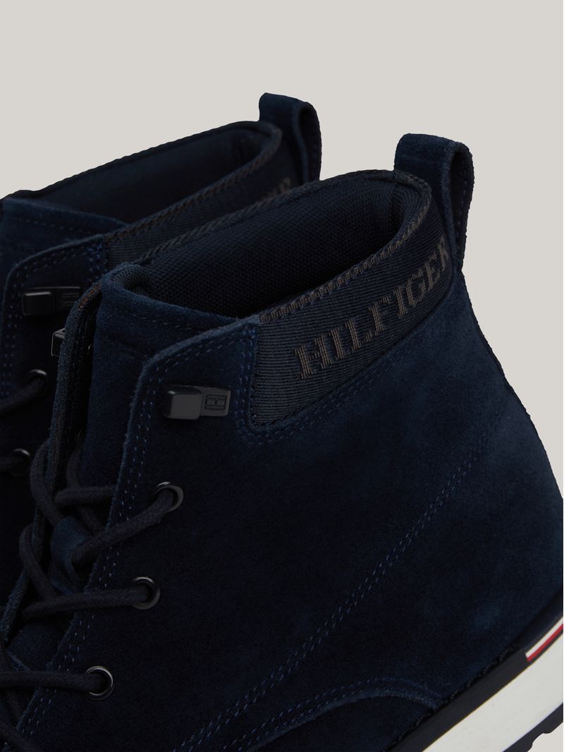 Botines-de-ante-con-logo