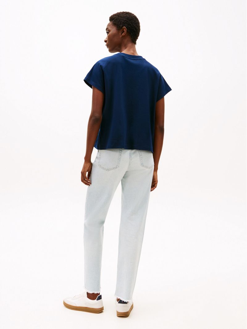 Remera-amplia-de-manga-casquillo