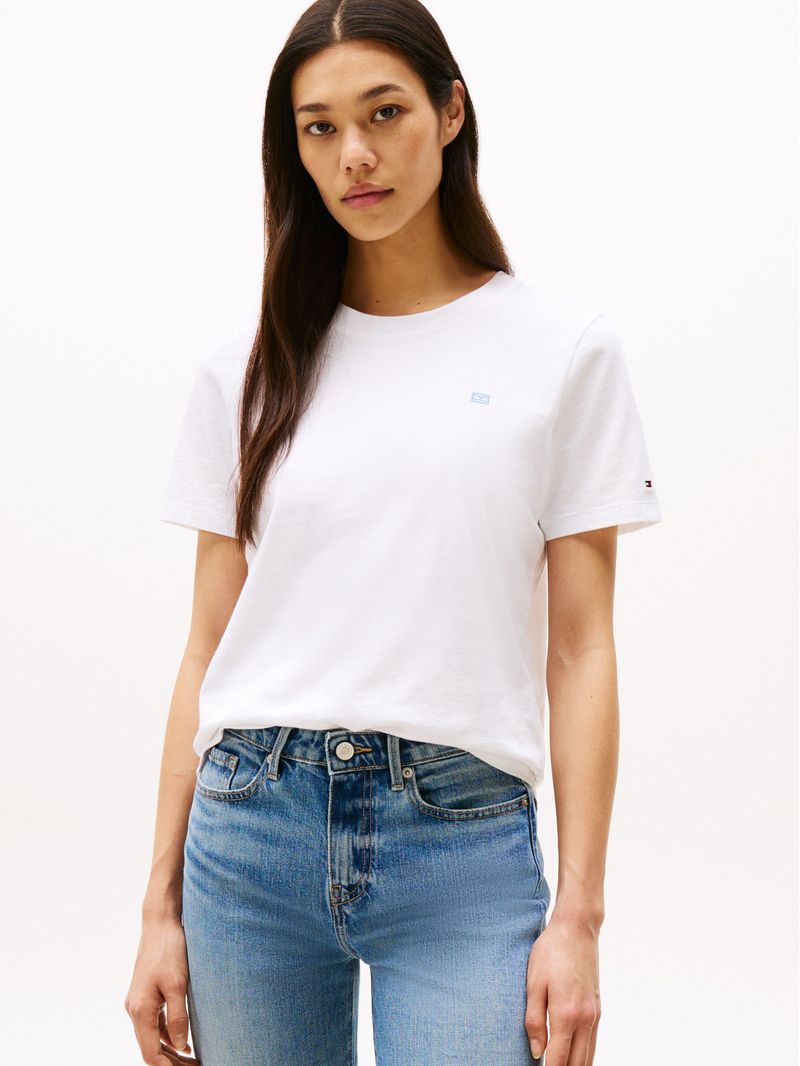 Remera-con-logo-a-contraste