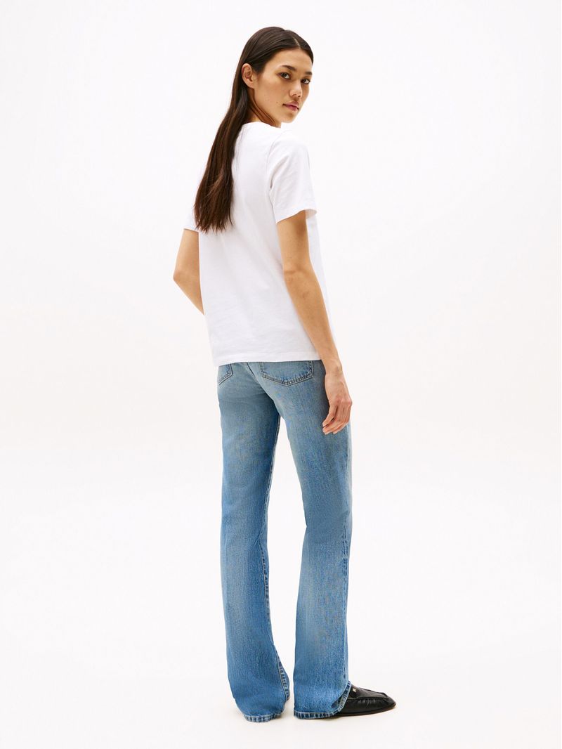 Remera-con-logo-a-contraste