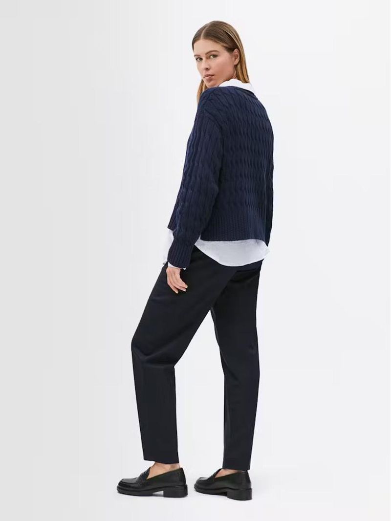 Sweater-de-punto-trenzado-con-cuello-redondo