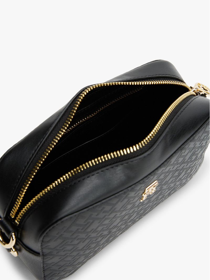 Cartera-con-monograma-TH