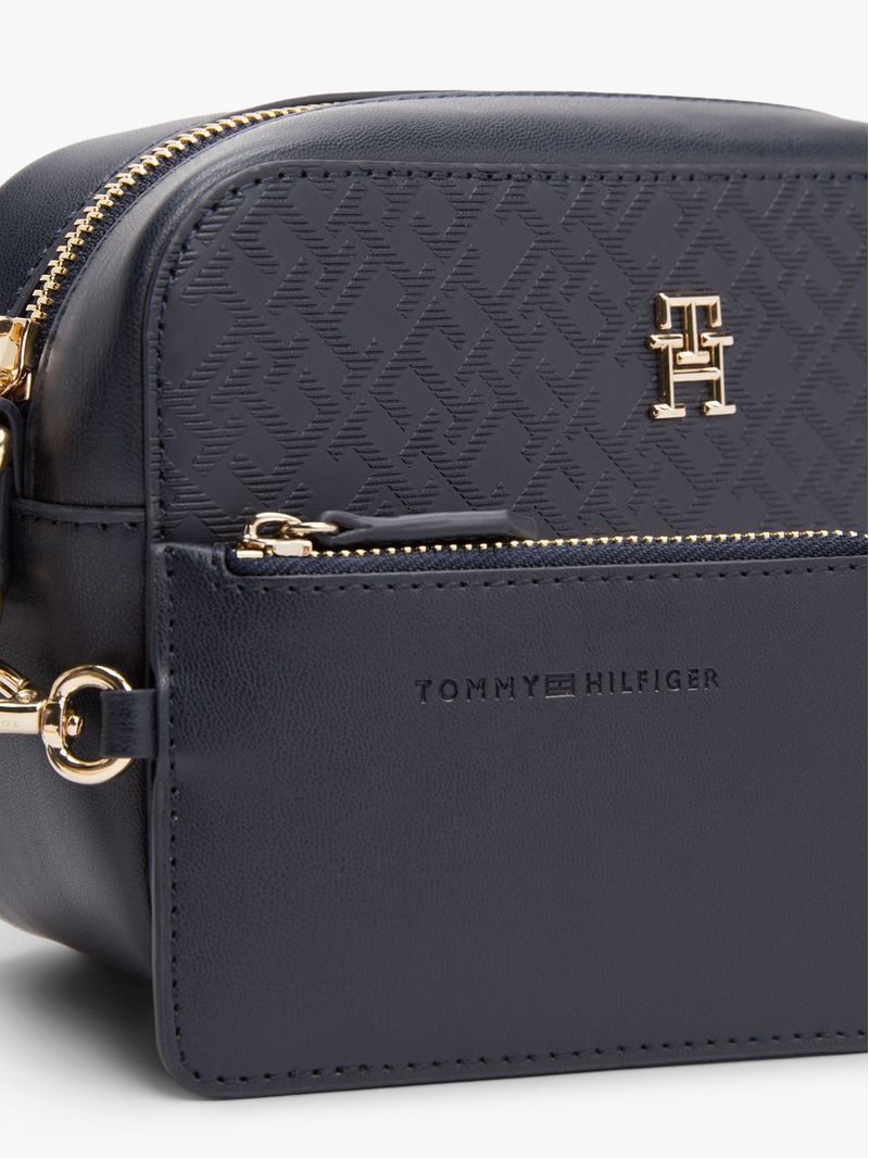 Cartera-con-monograma-TH