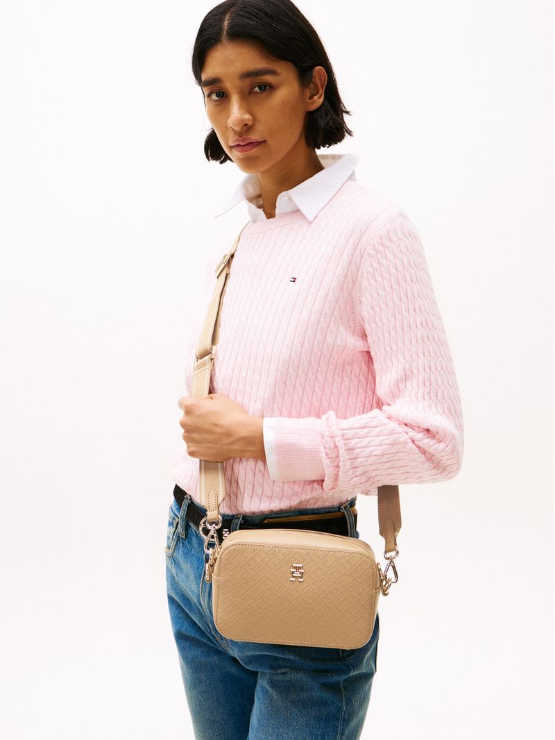 Cartera-con-monograma-TH