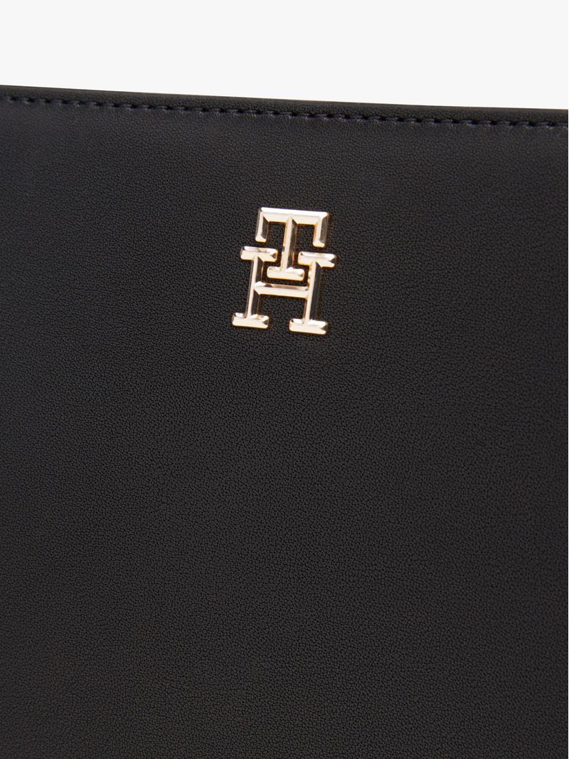 Cartera-con-monotipo-Hilfiger