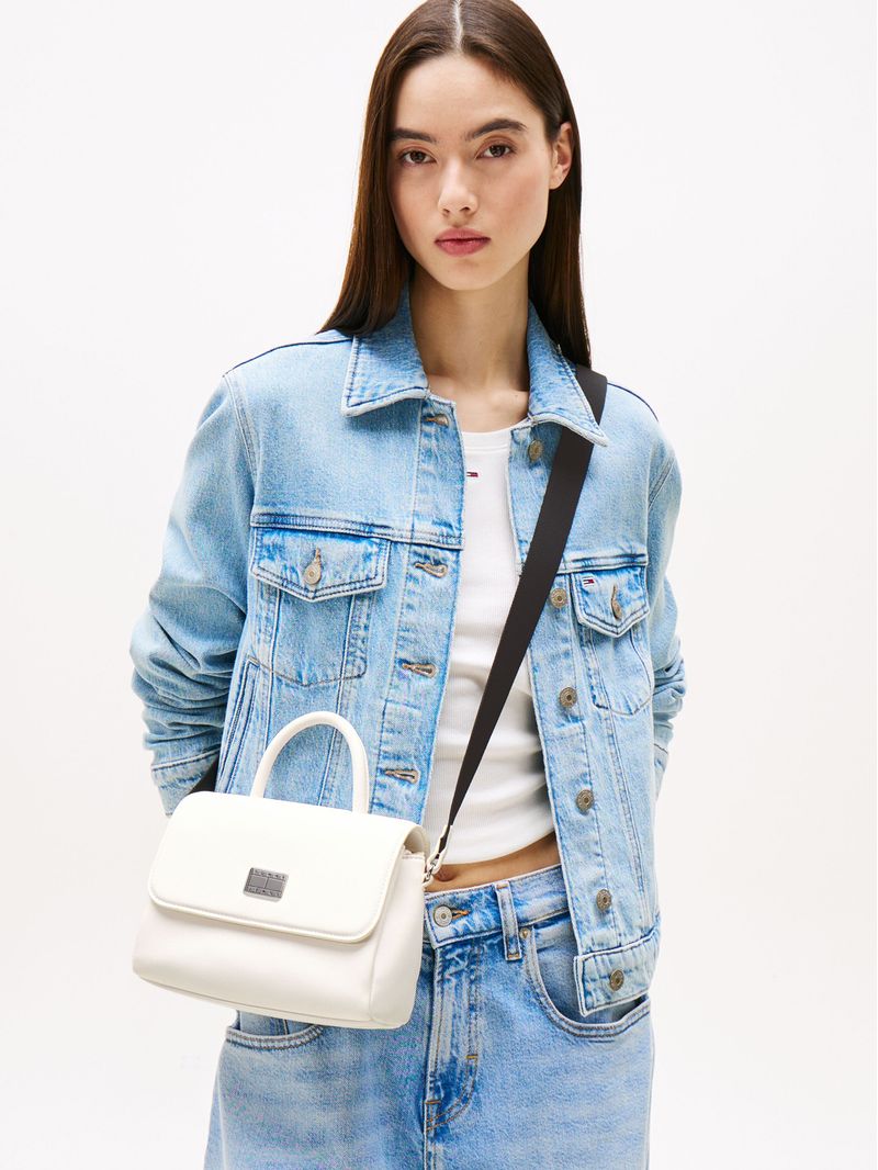 Cartera-con-solapa-y-asa