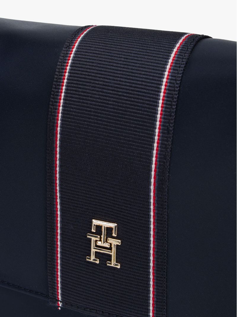 Cartera-de-hombro-con-monograma-TH