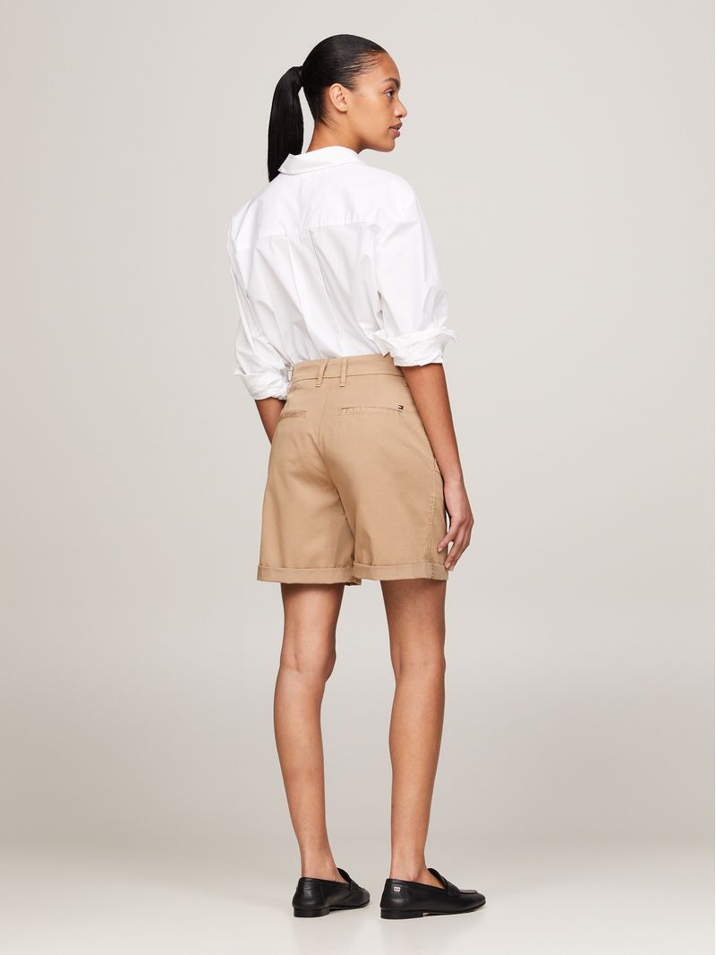 Pantalon-corto-chino-Mom-con-vuelta