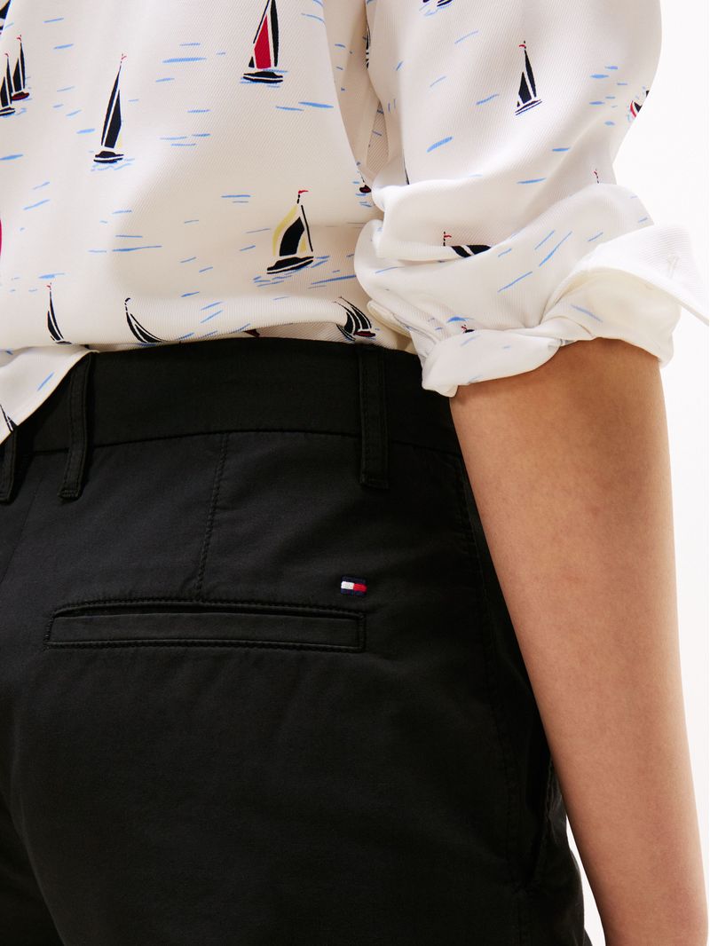 Pantalon-corto-chino-Mom-con-vuelta