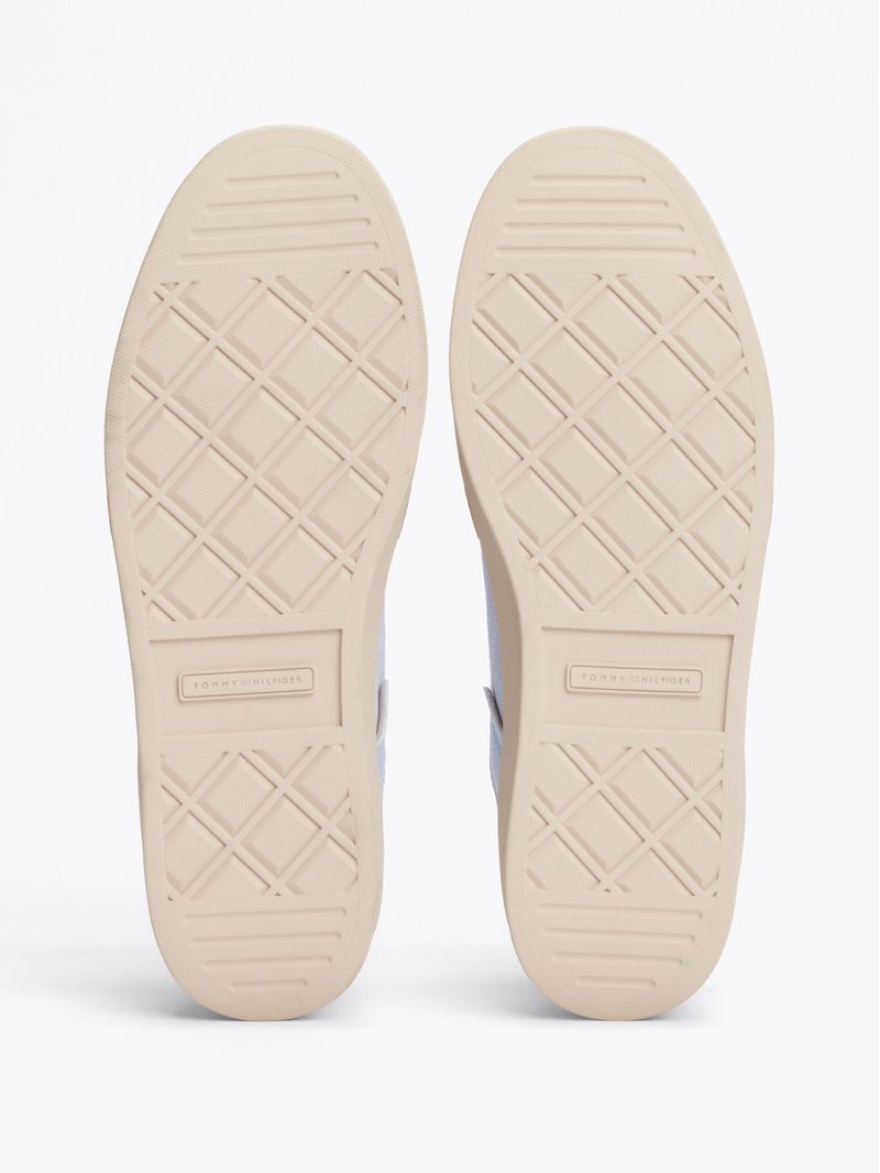 Zapatillas-color-block-con-monograma-TH
