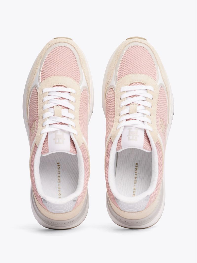 Zapatillas-con-mezcla-de-texturas