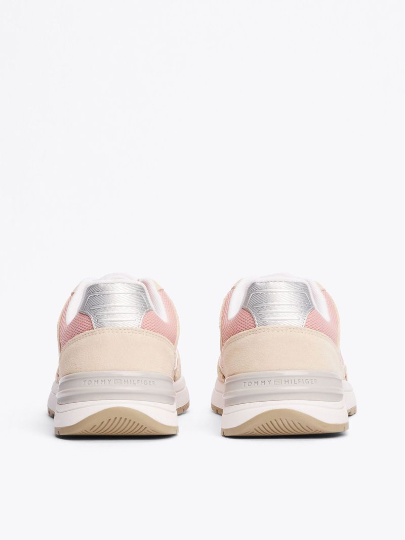 Zapatillas-con-mezcla-de-texturas