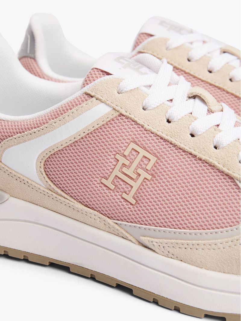 Zapatillas-con-mezcla-de-texturas