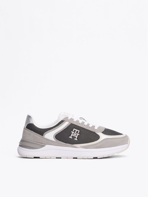 Zapatillas con mezcla de texturas