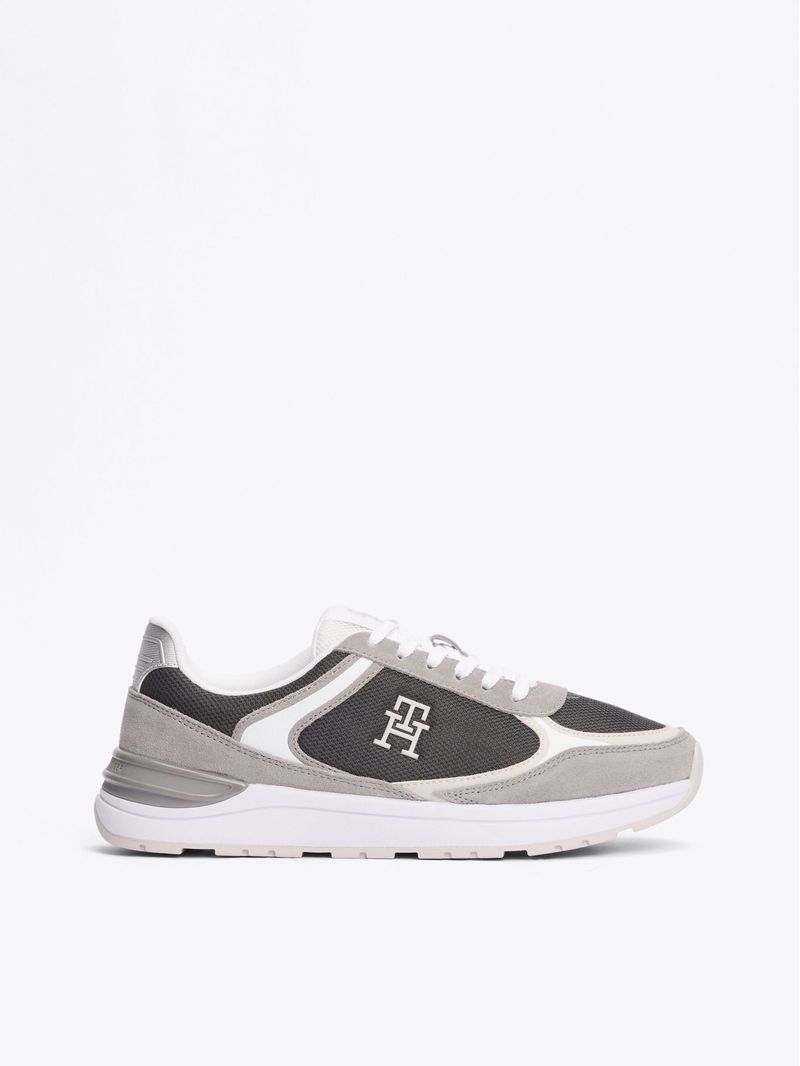 Zapatillas-con-mezcla-de-texturas