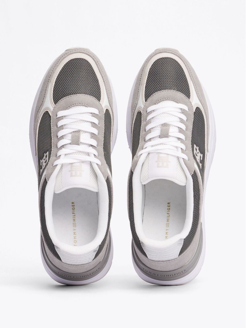 Zapatillas-con-mezcla-de-texturas
