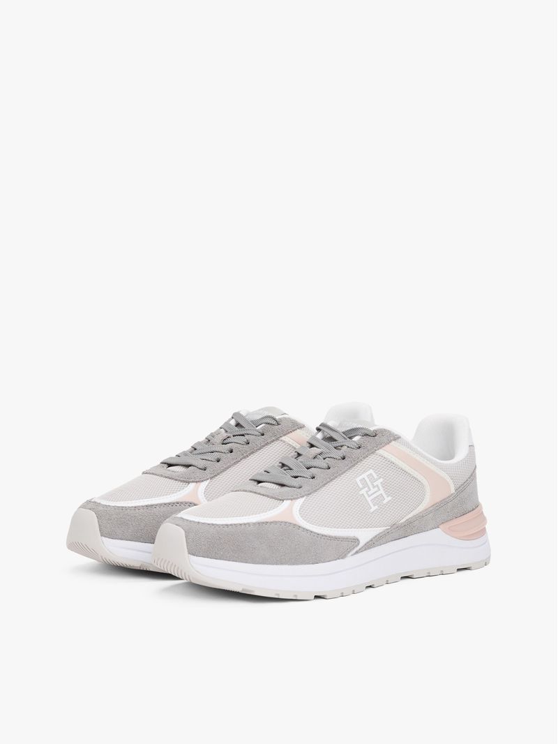 Zapatillas-con-mezcla-de-texturas