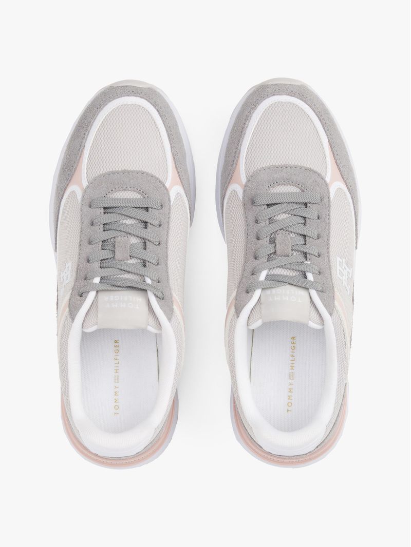 Zapatillas-con-mezcla-de-texturas