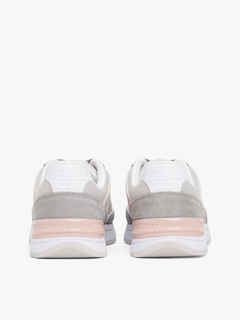 Zapatillas-con-mezcla-de-texturas