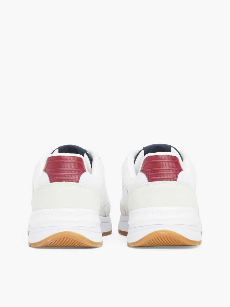 Zapatillas-con-mezcla-de-texturas